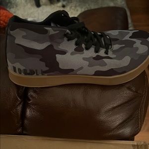 Mid rise camo! No bull! Womens 9.5! New